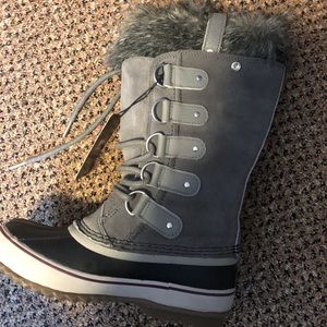 New with tags sorrel boots